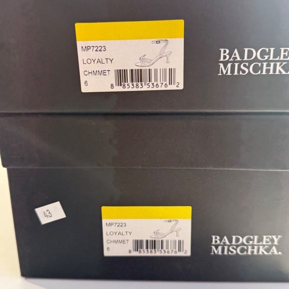 Badgley Mischka Loyalty Ankle Strap Knotted Heel Sandals Size 6 NEW - Picture 13 of 13